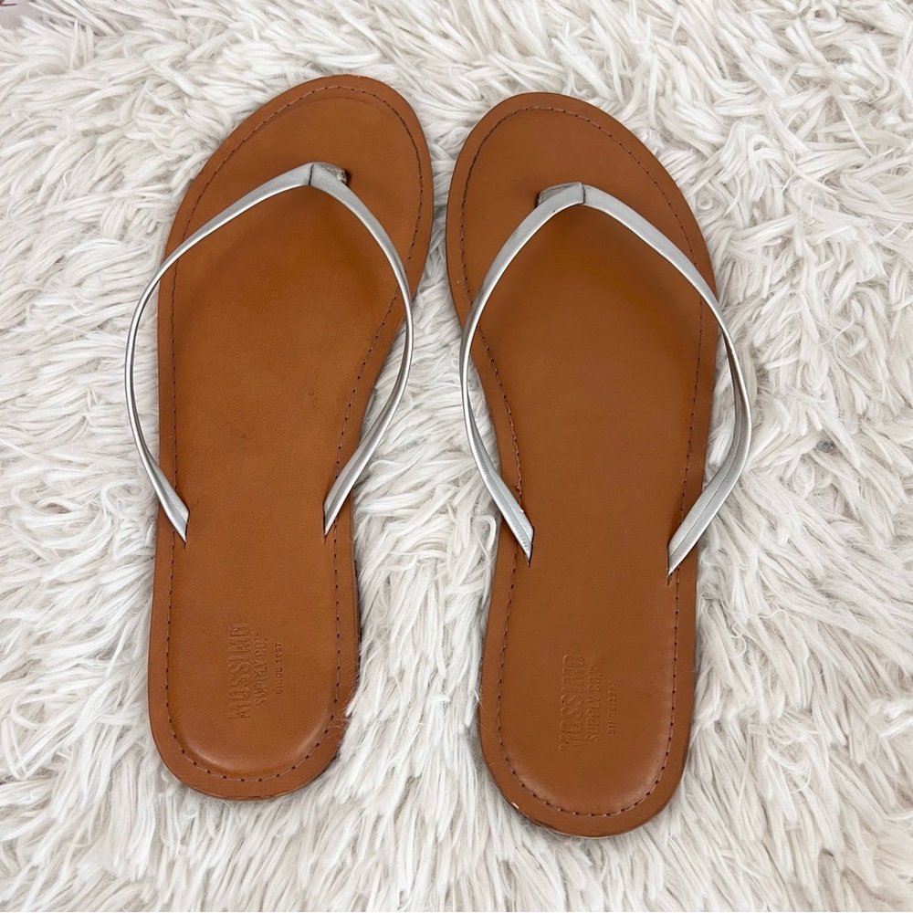 Mossimo Silver Flat Flip Flop Sandals Size 10